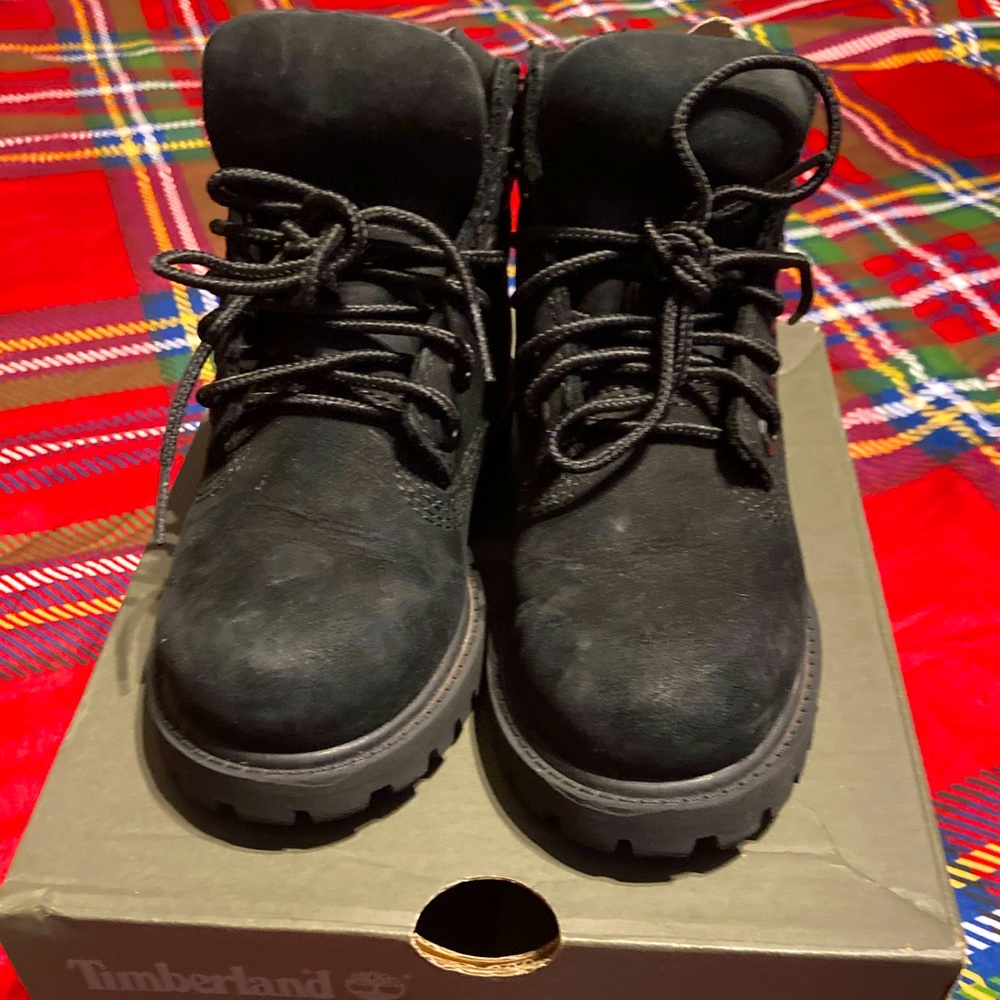 *USED* Timberland Boots Size 9C (Black)